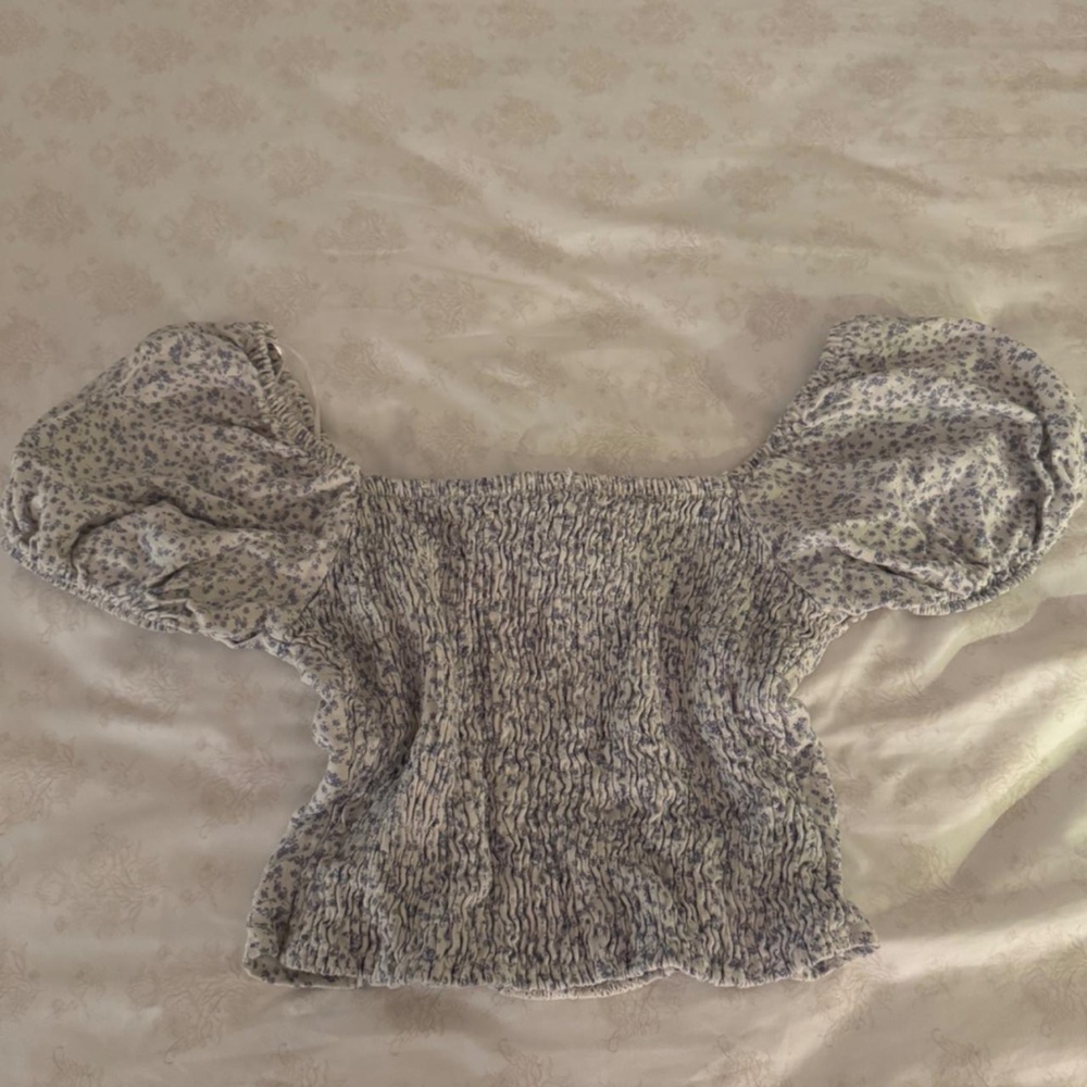 Sienna Sky Floral Puff Sleeve Crop Top